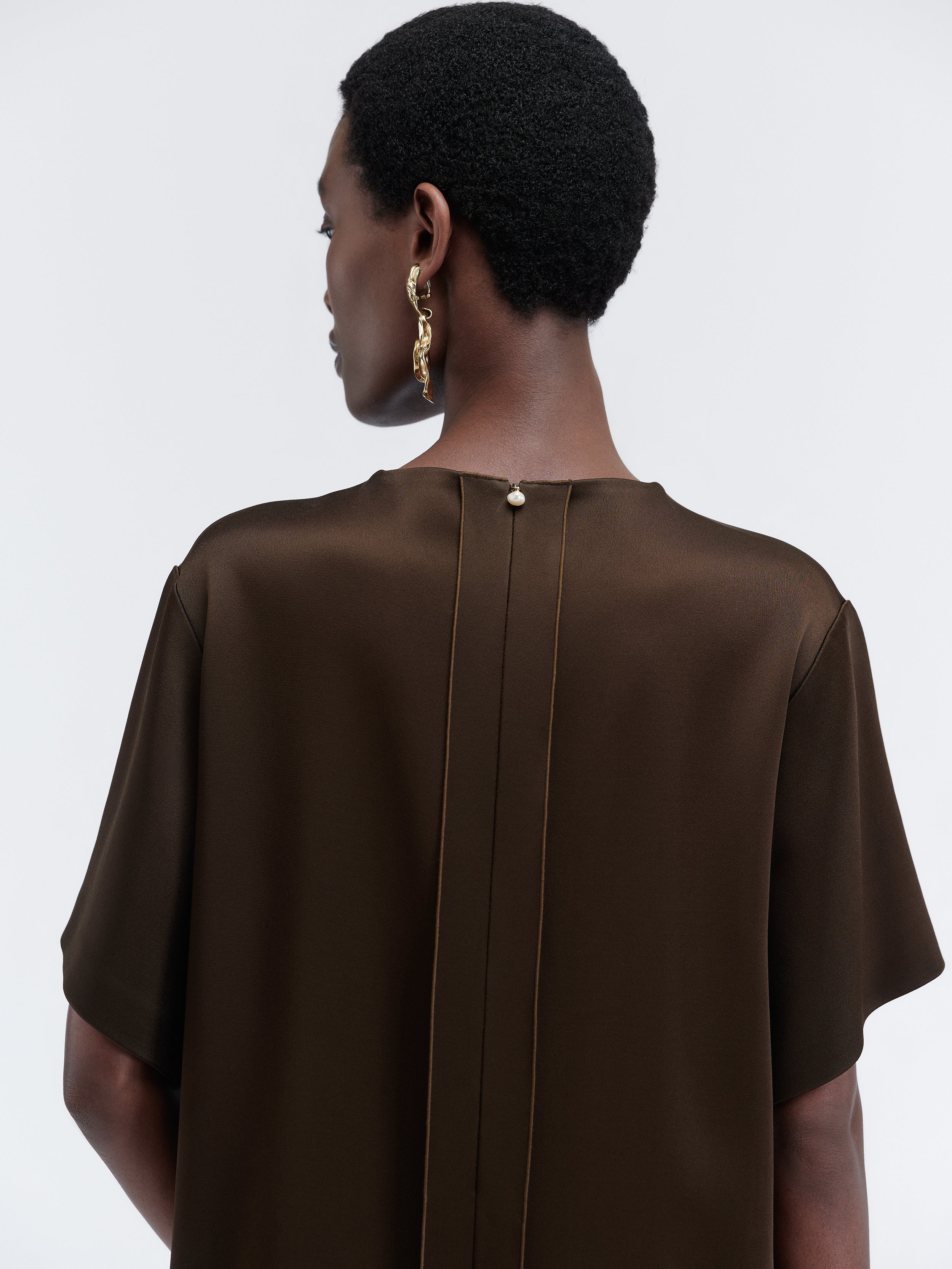 Robe à dos ouvert en satin double