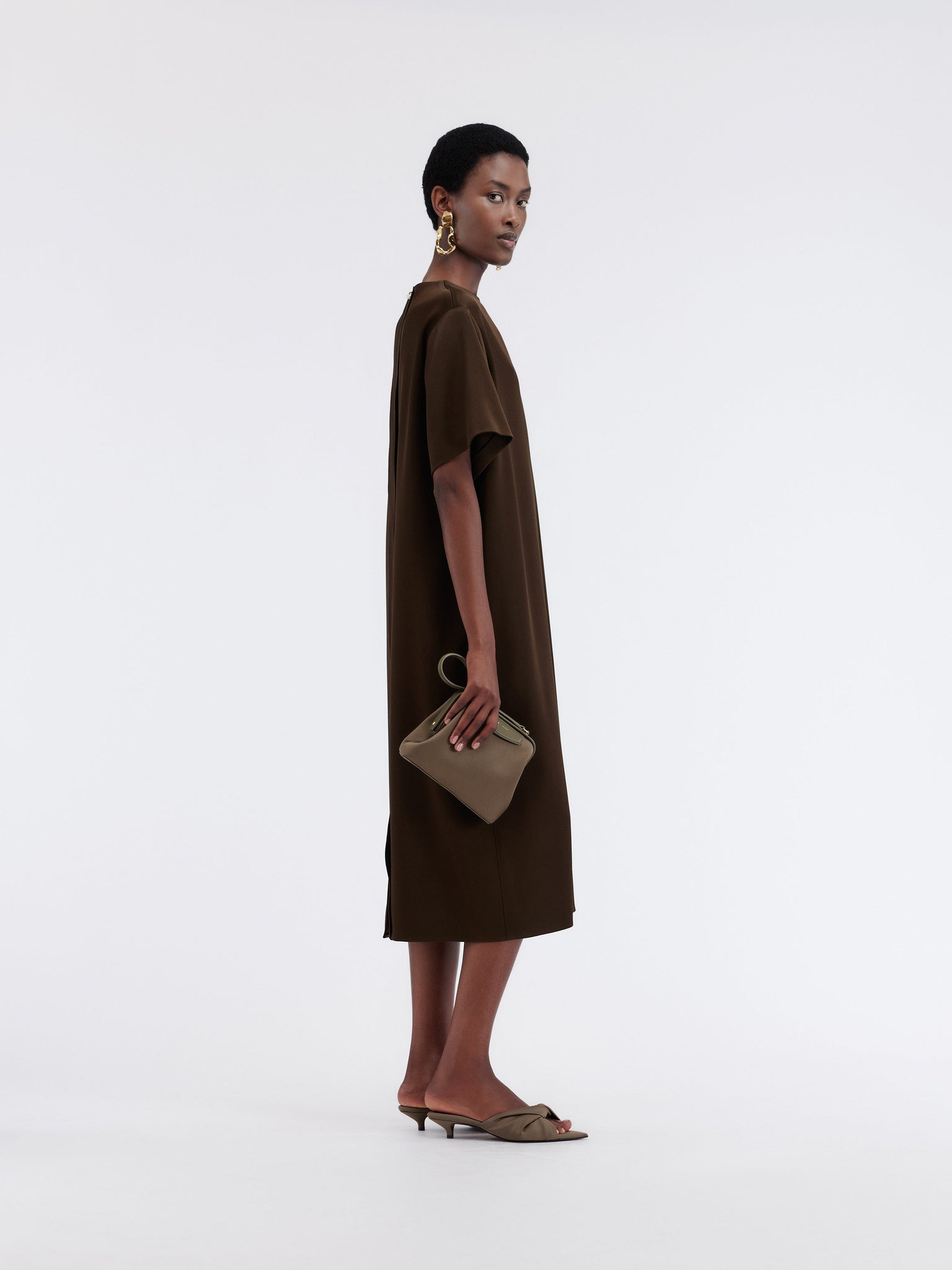 Robe à dos ouvert en satin double