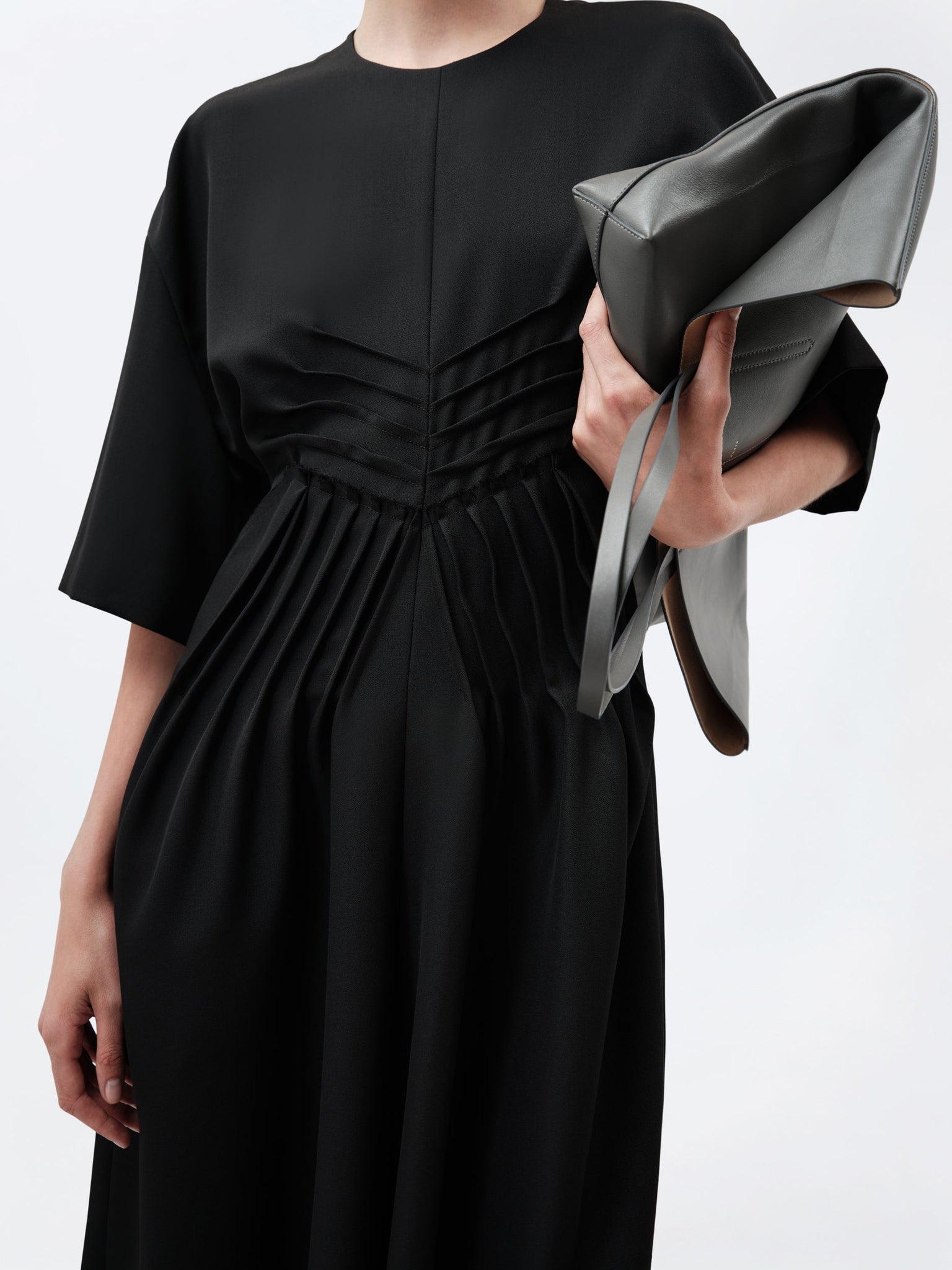 Robe à plis en grain de poudre