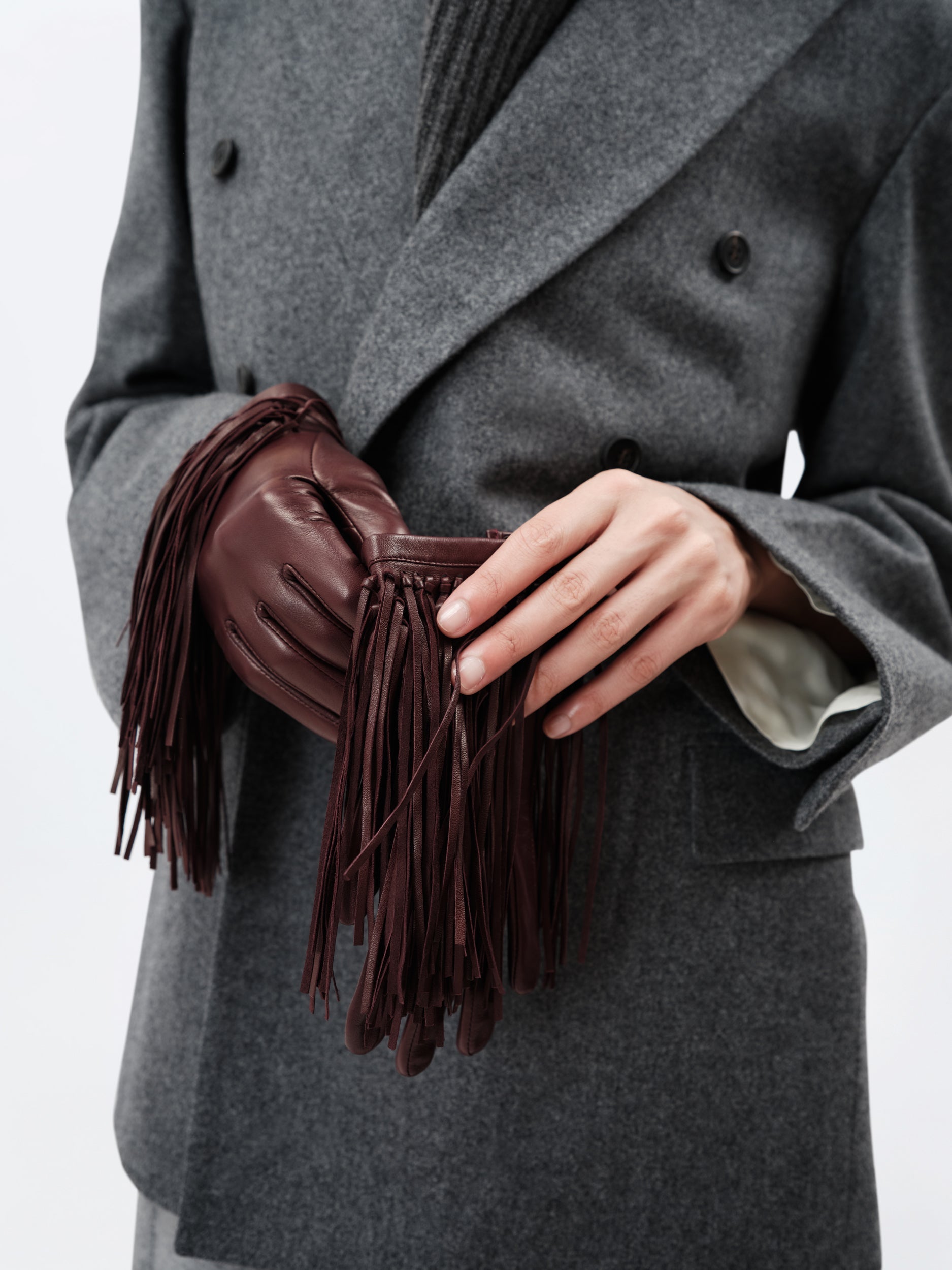 Fringed gloves in soft lamb leather