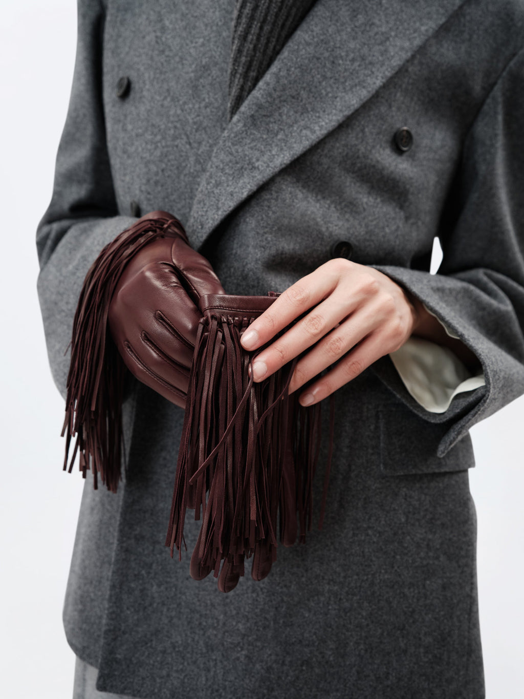 Fringed gloves in soft lamb leather