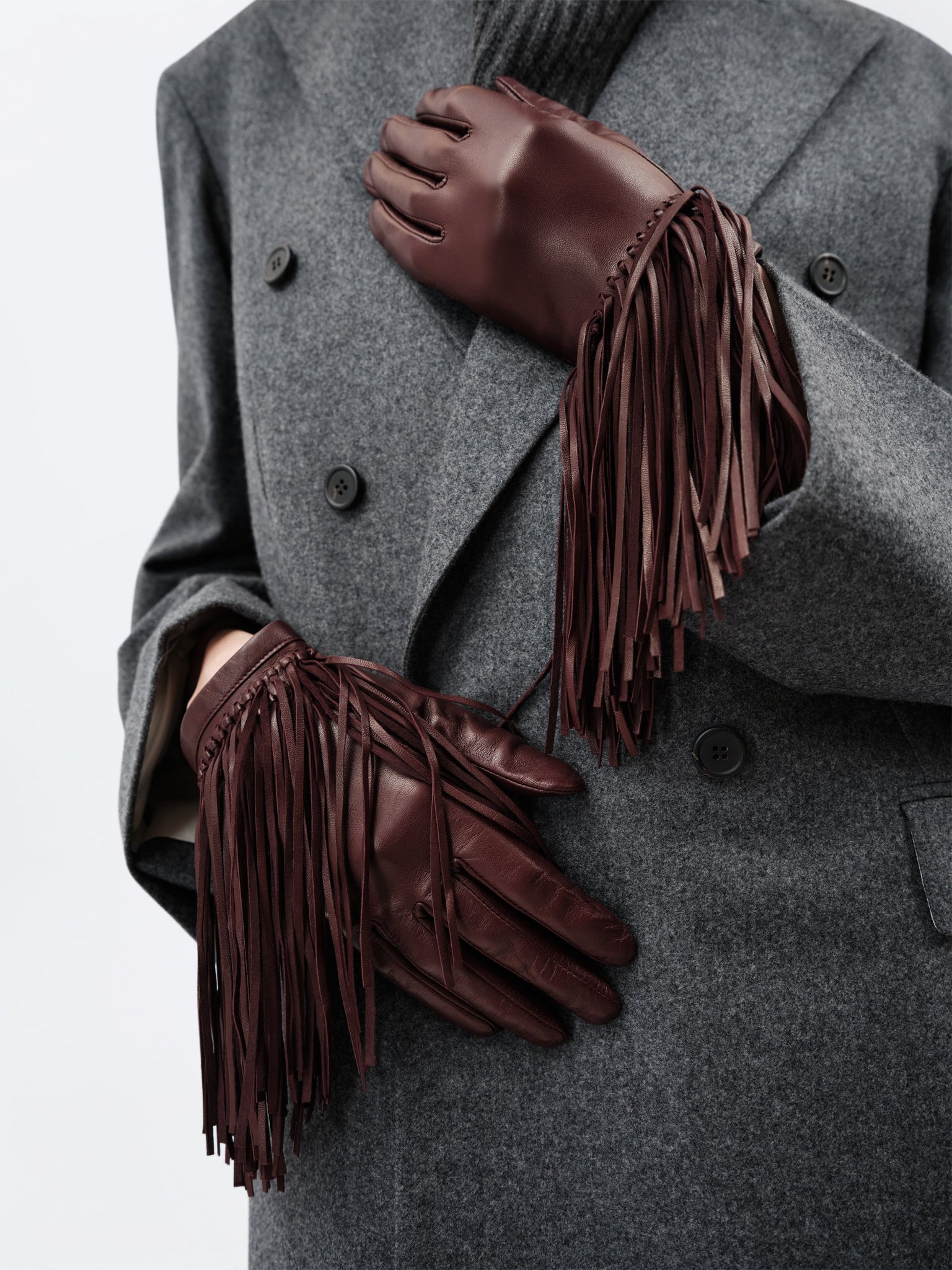 Fringed gloves in soft lamb leather