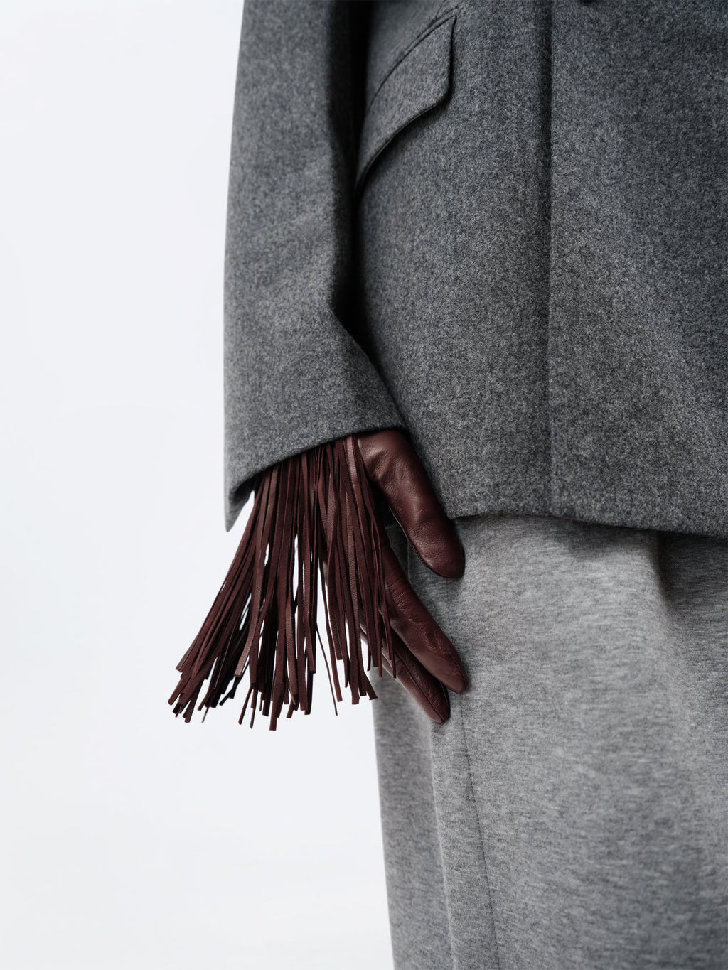Fringed gloves in soft lamb leather
