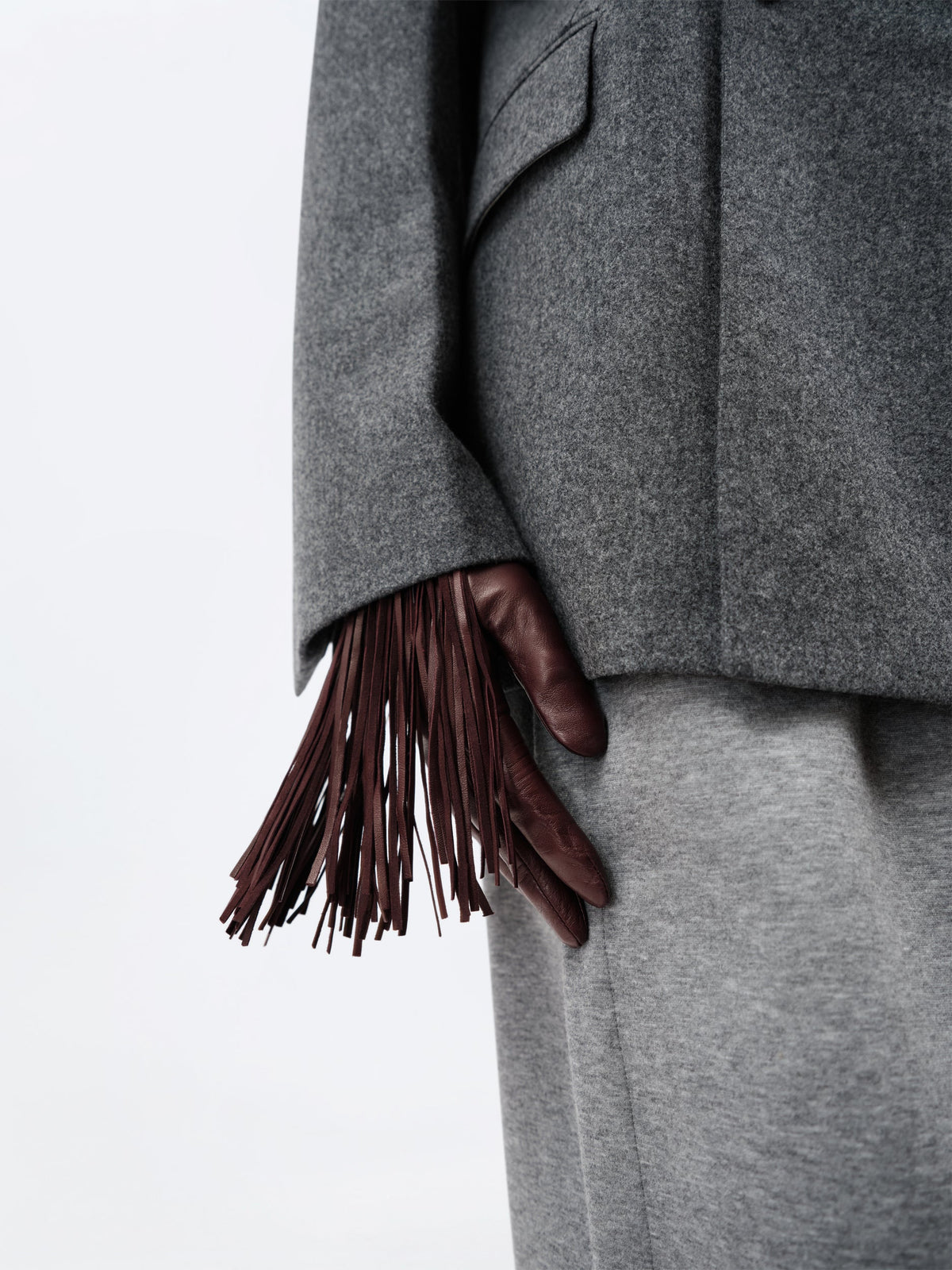 Fringed gloves in soft lamb leather