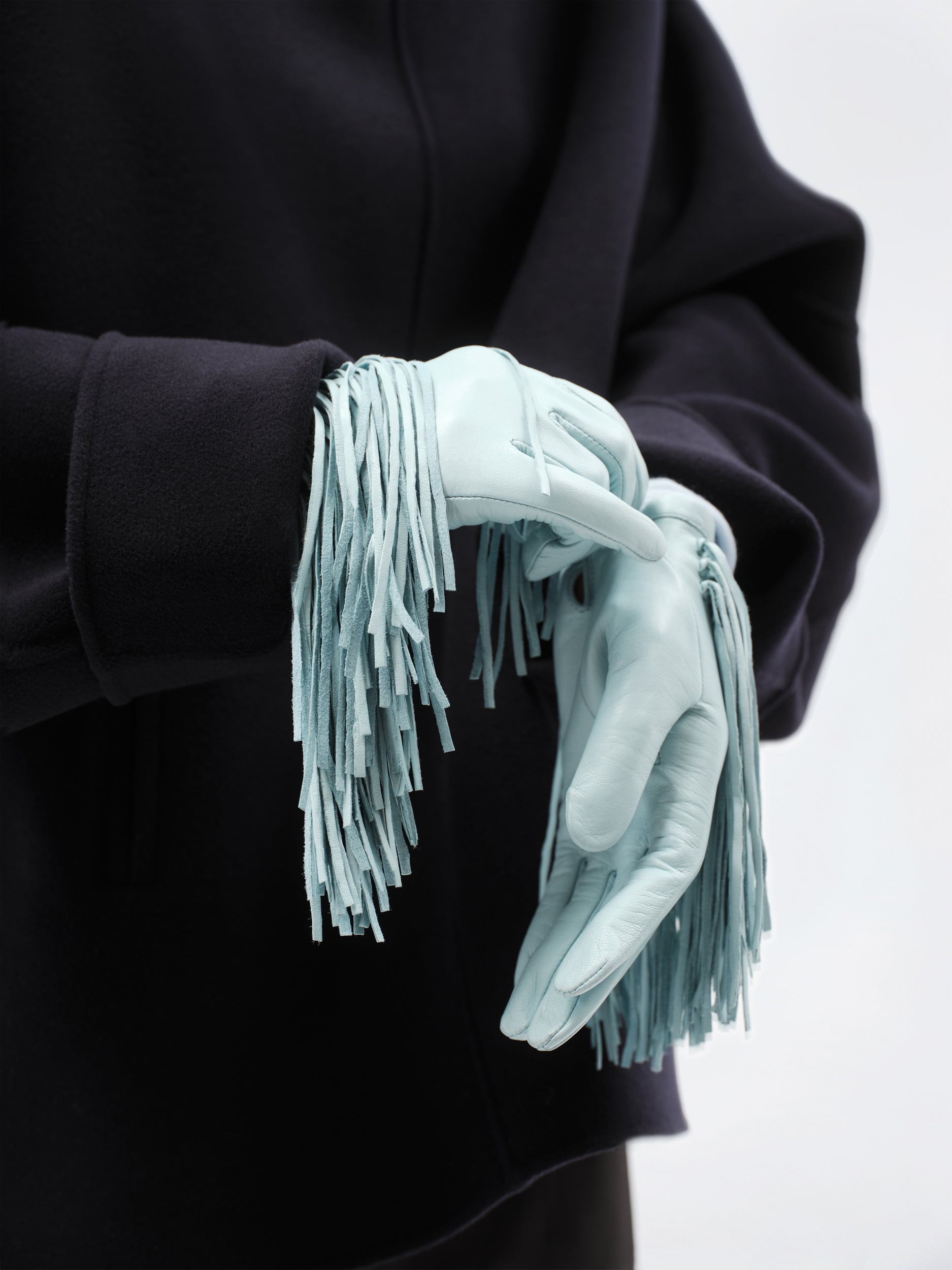 Fringed gloves in soft lamb leather