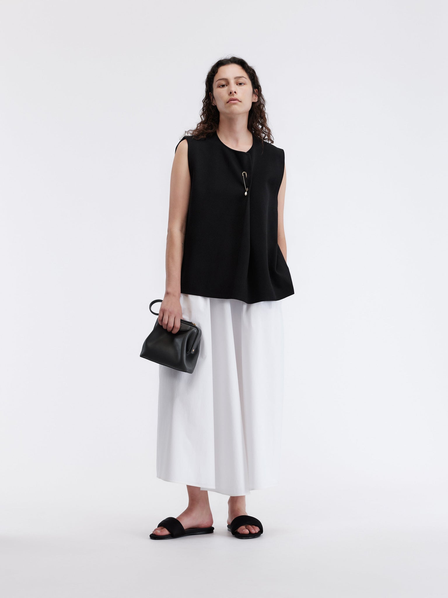 Pull avec épingle en soie