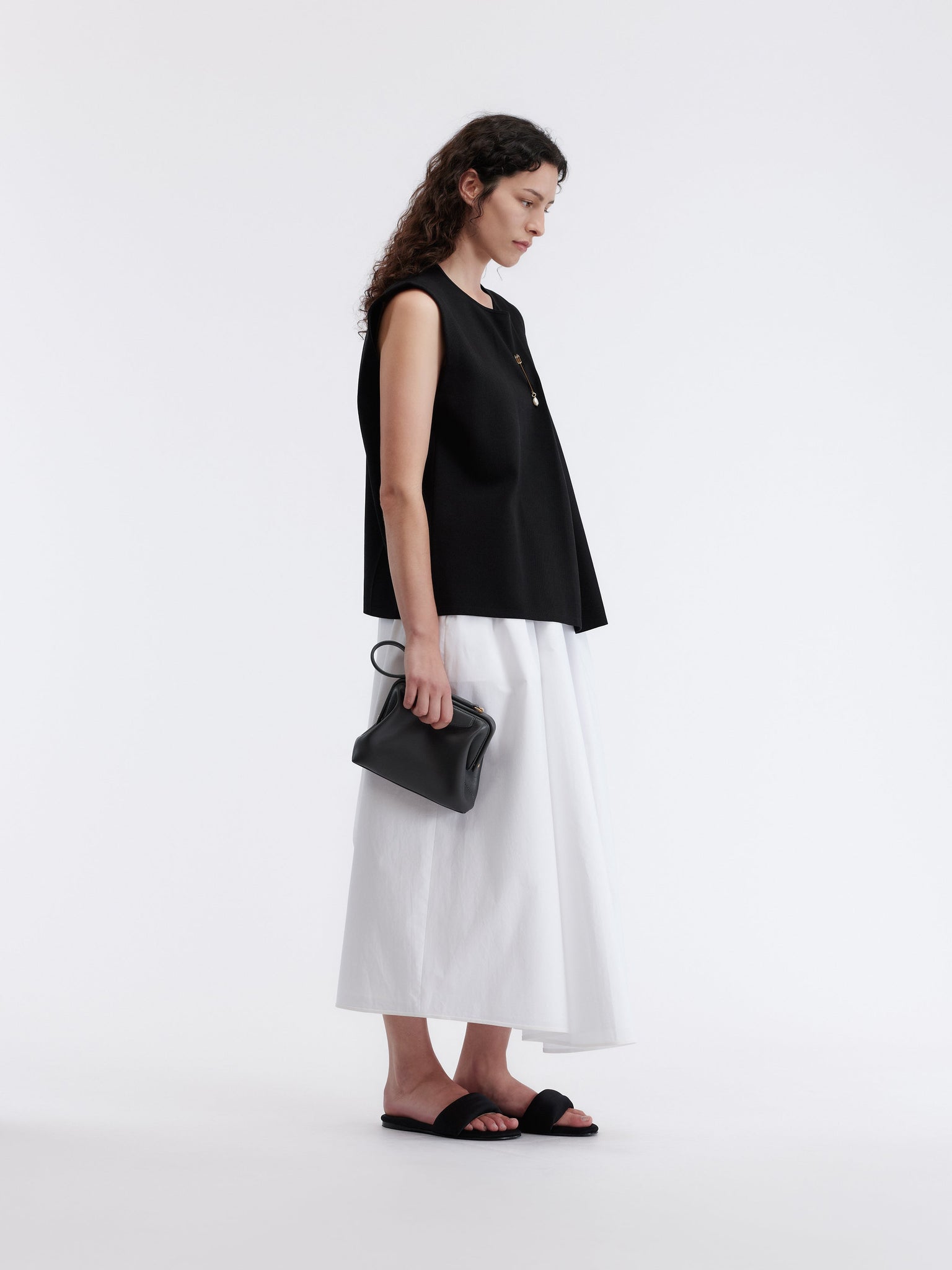 Pull avec épingle en soie