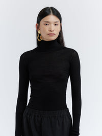 Turtleneck jumper in feather merino