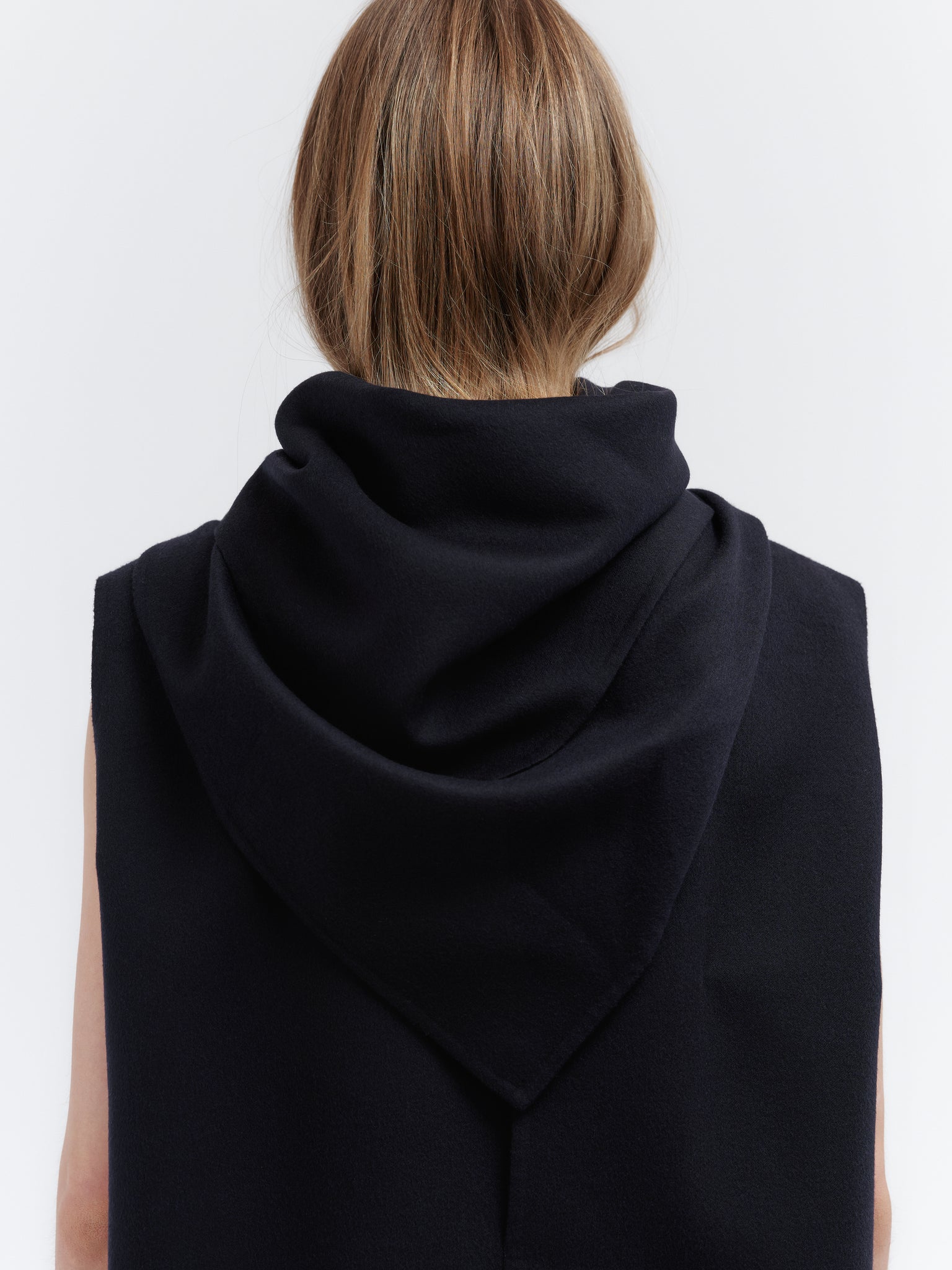 Knotted scarf in light double face wool