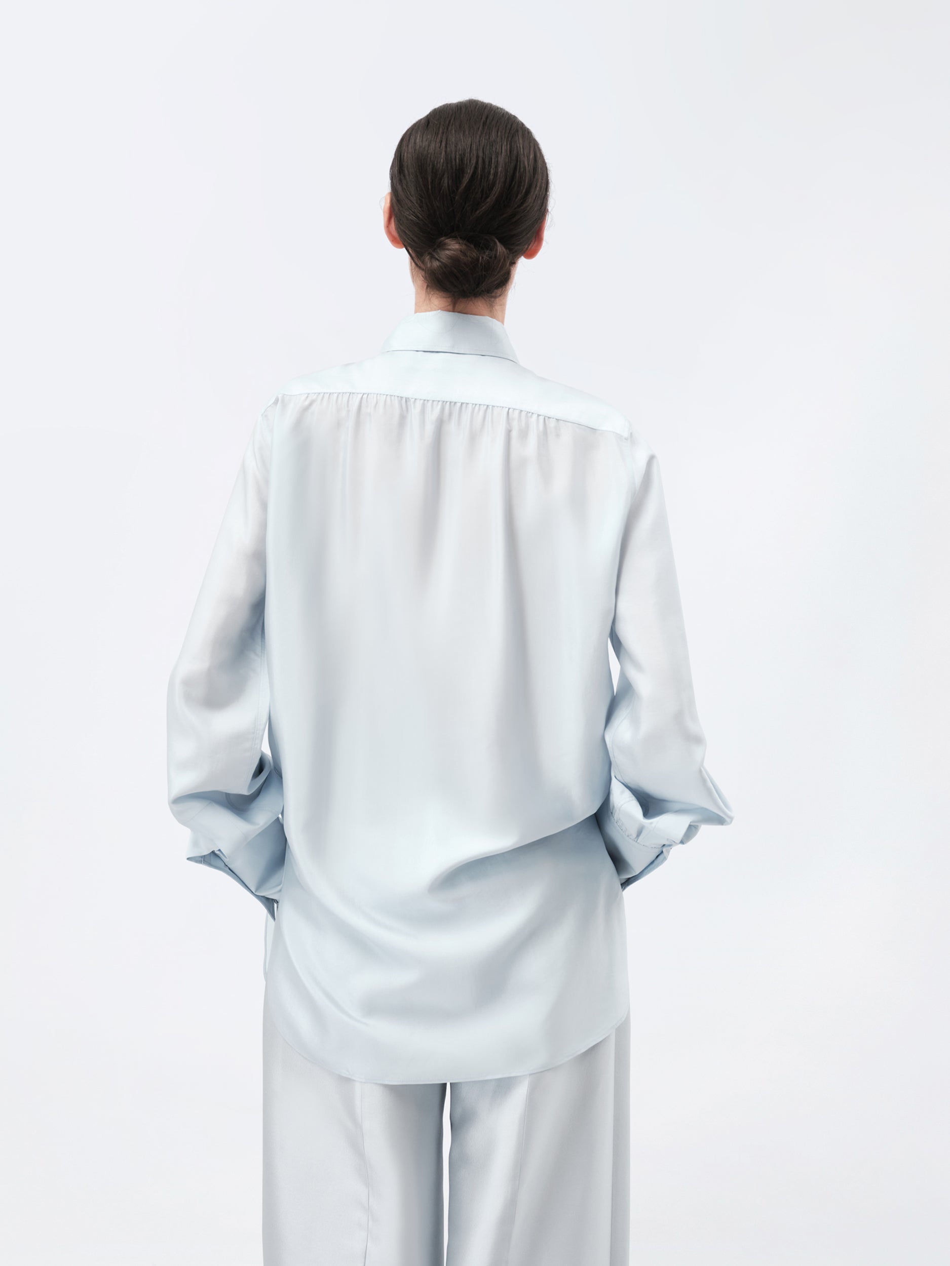 Long shirt in silk drap