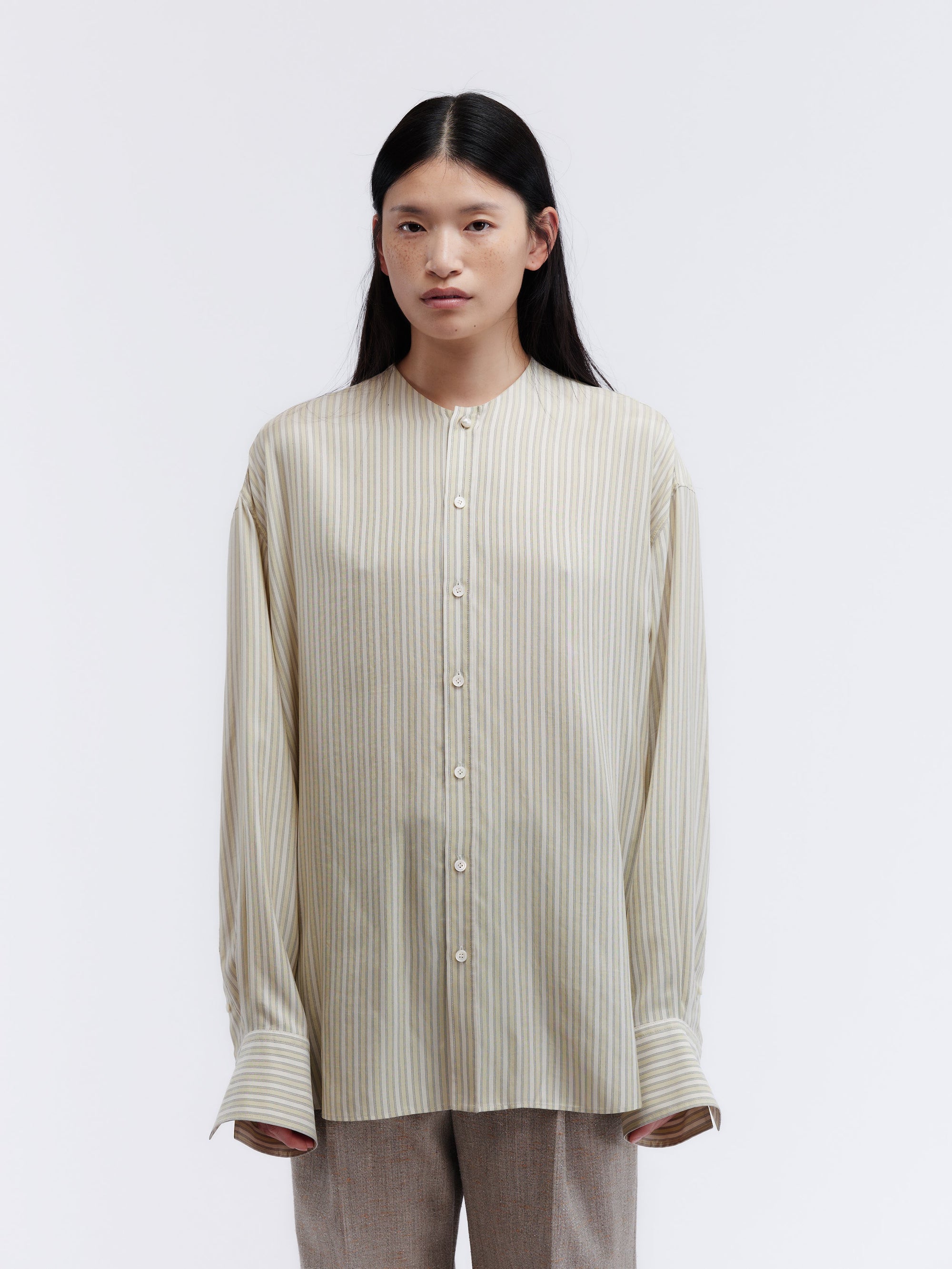 Chemise sans col en soie lingerie rayée