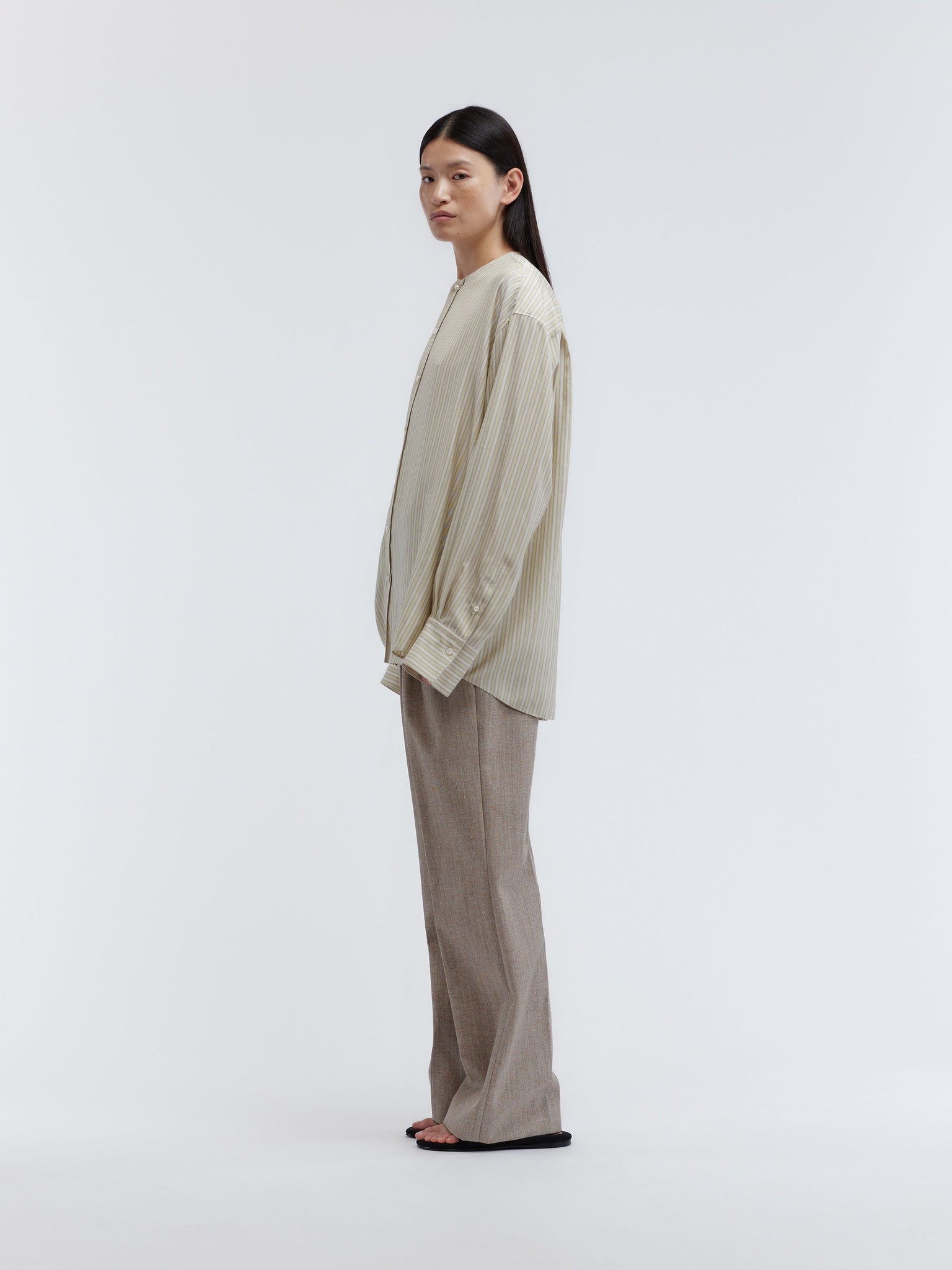 Pleat-front trousers in chiné tweed