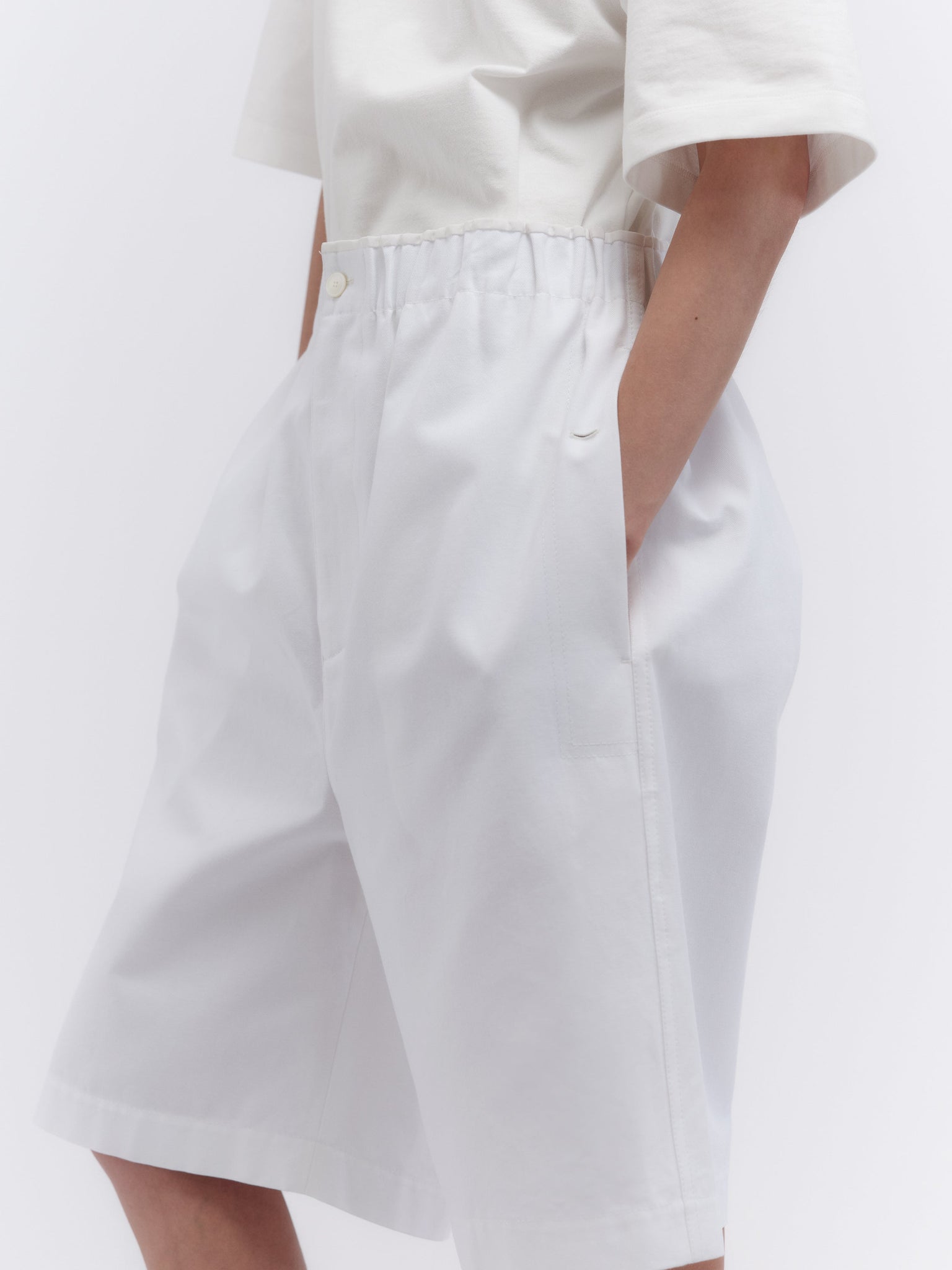 Oversized shorts in uniform cotton