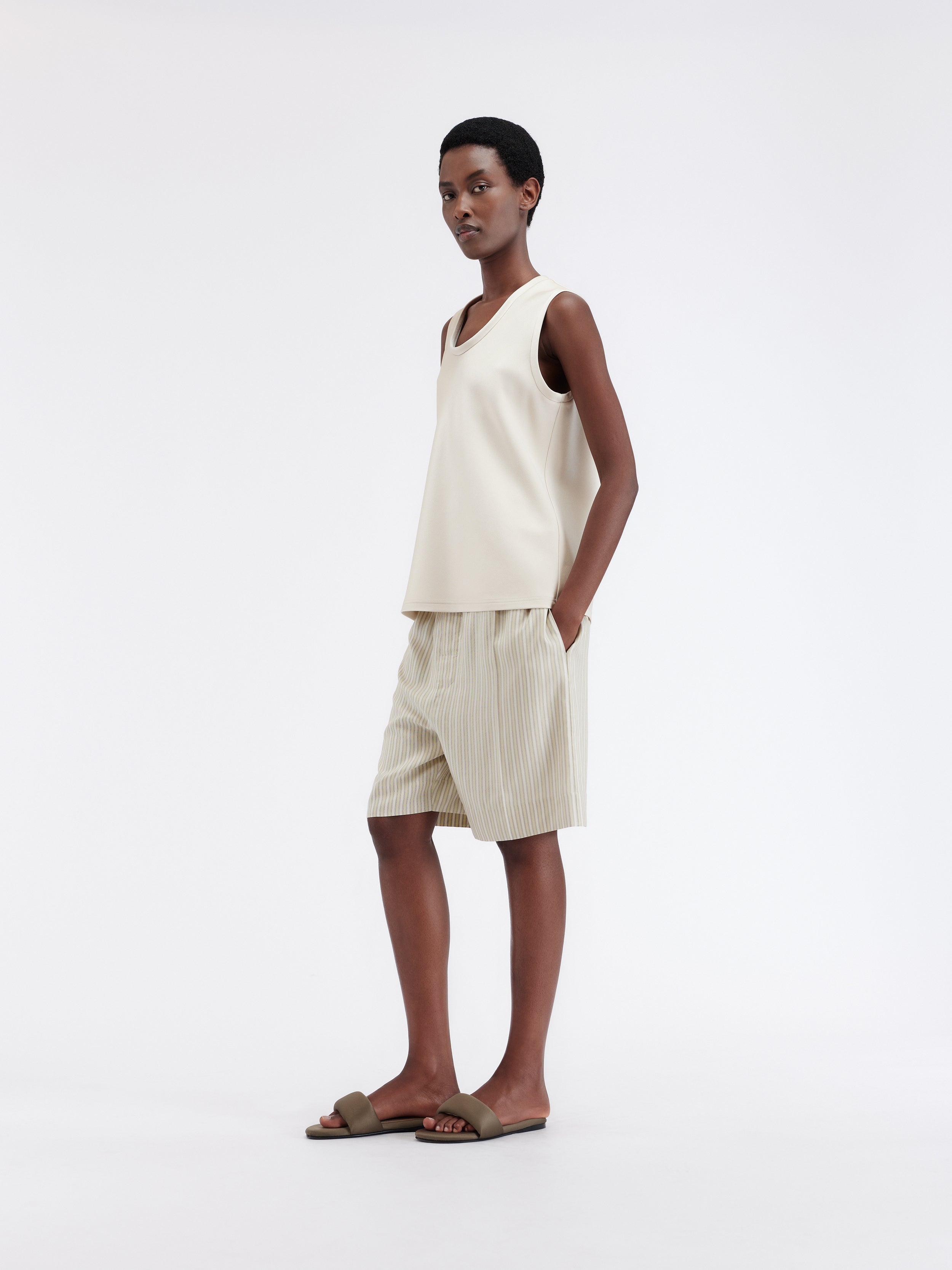 Short taille élastiquée en soie