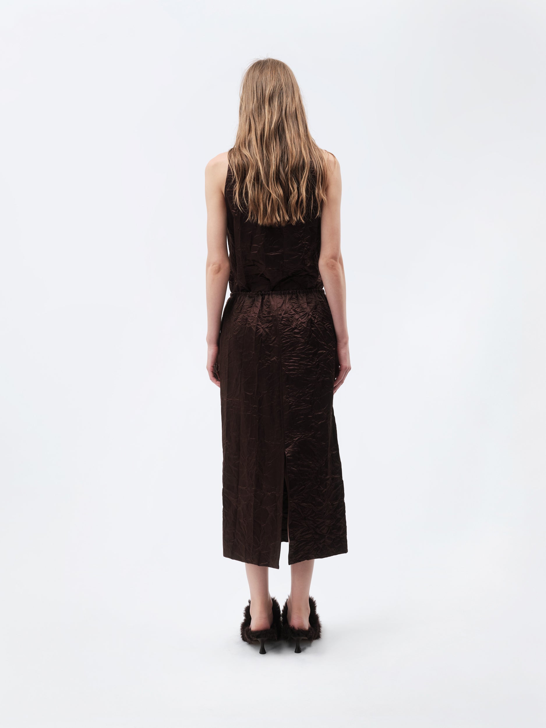 Pull-on skirt in crushed satin