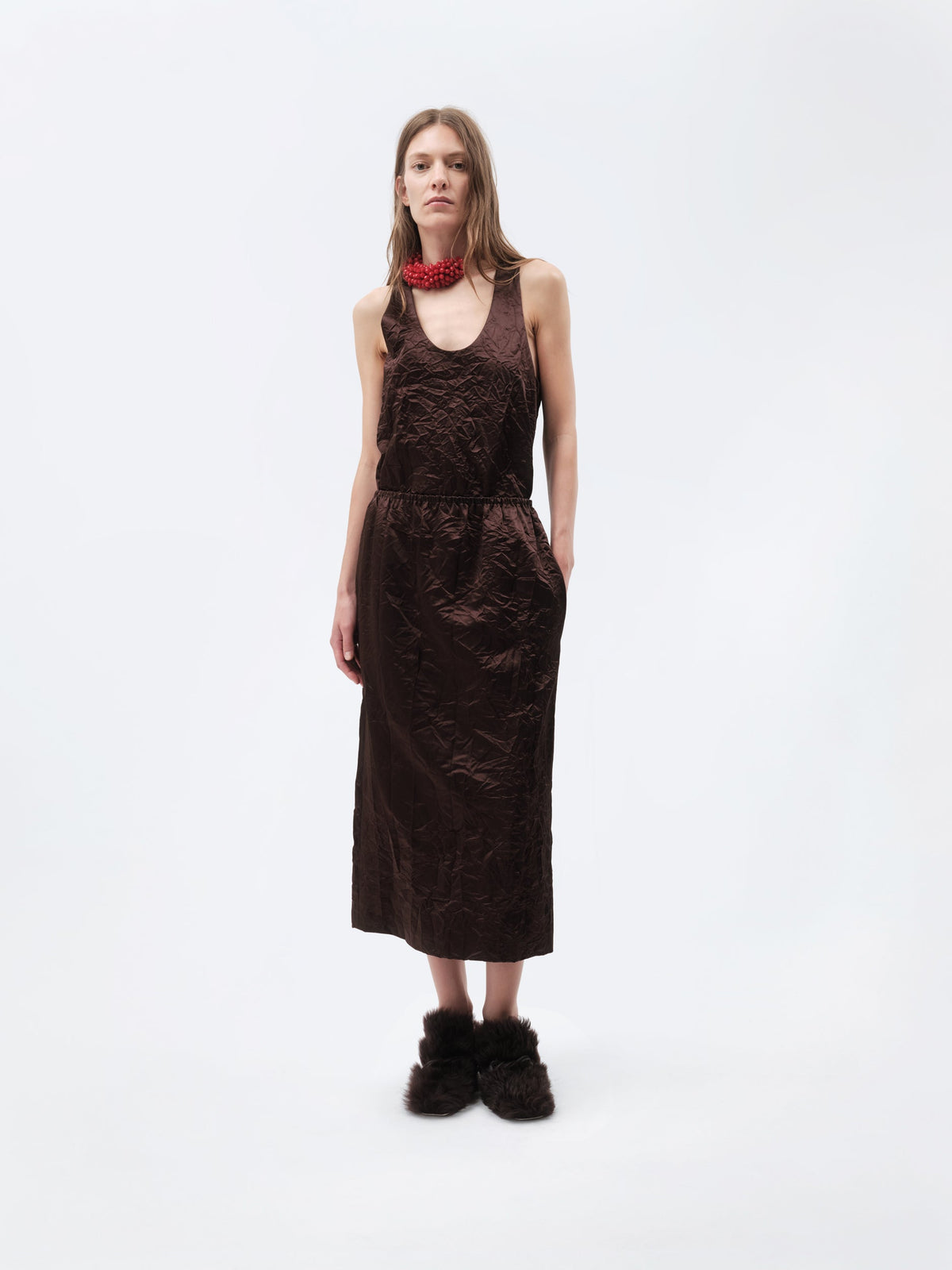 Pull-on skirt in crushed satin