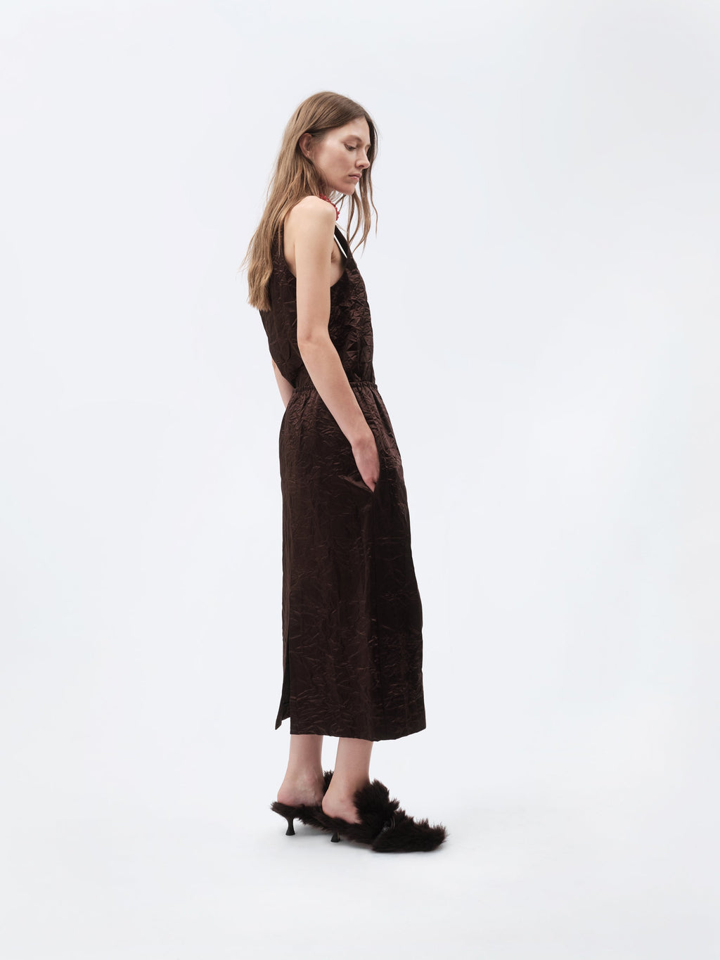 Pull-on skirt in crushed satin