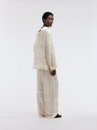 Blouse col montant en soie habotai