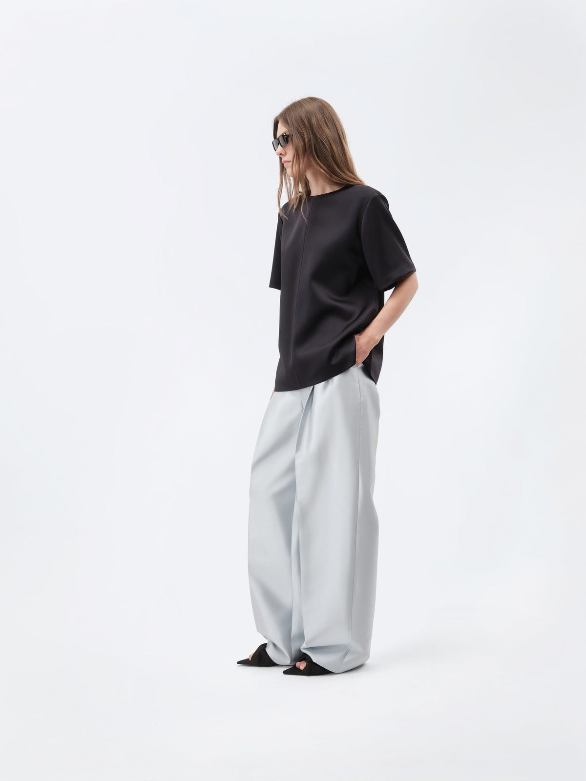 Double pleat trousers in silk wool couture