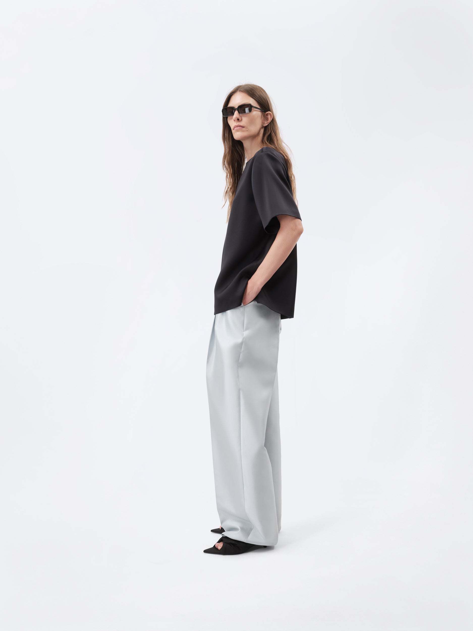 Double pleat trousers in silk wool couture