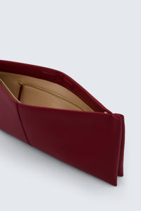 Louise flat clutch in nappa leather