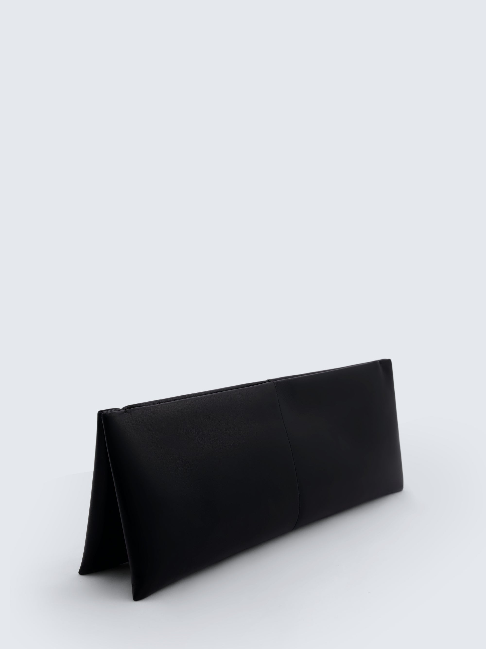 Louise flat clutch in nappa leather