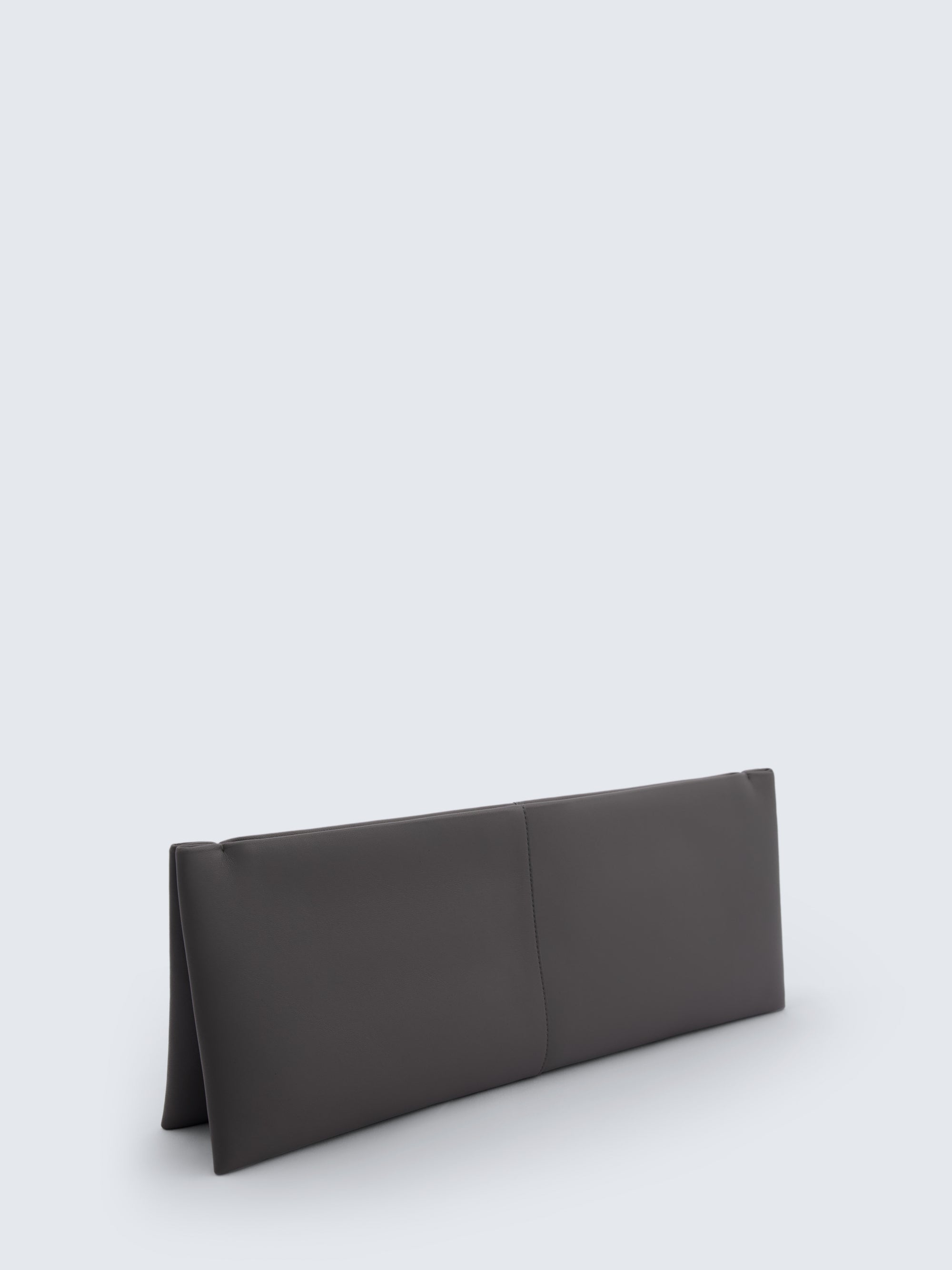 Louise flat clutch in nappa leather