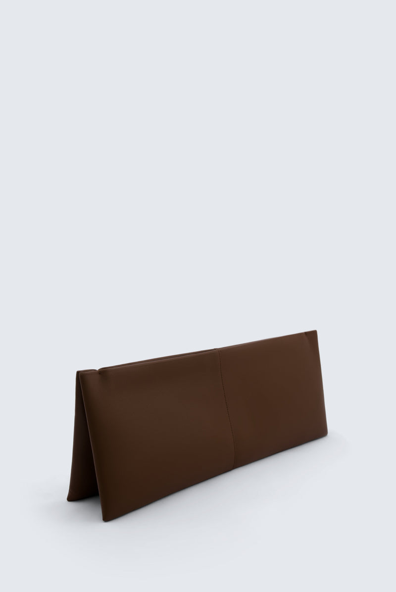 Louise flat clutch in nappa leather