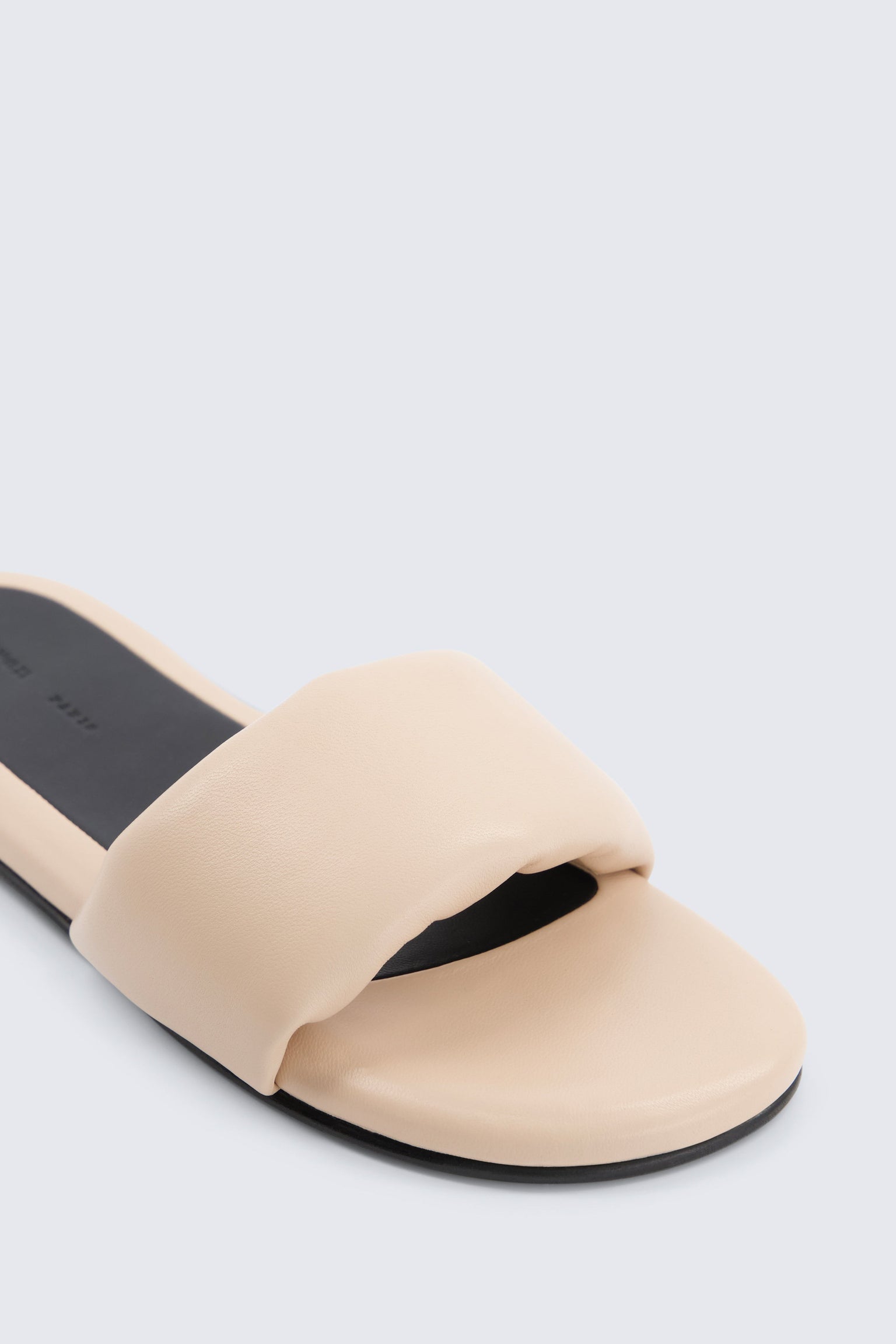 Garnier padded slides in nappa leather